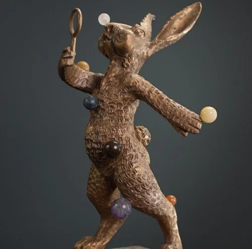 бронзовые зайцы в ЖК «Максималист»