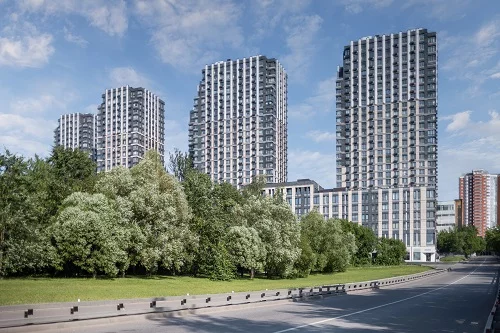 Рядом с TopHills расположено 40 га парковых зон