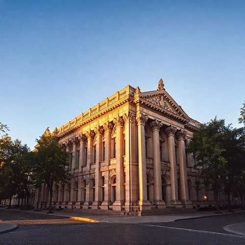 Манеж - плац, ставший памятником архитектуры