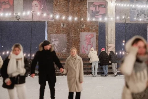 «МАВИС» украсил каток в Брусницыне граффити