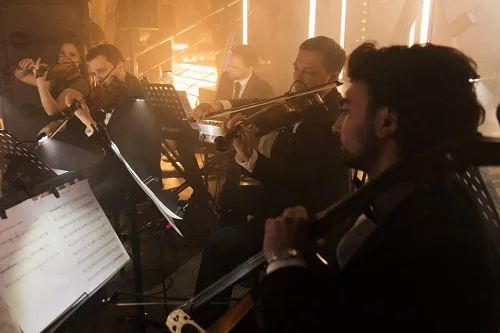 Девелопер MR Group создал мультимедийный спектакль