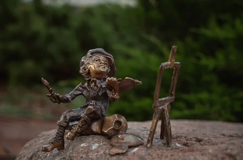 В Мурино открыли 6 мини-скульптур