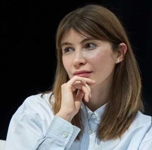 директор по продукту MR Group