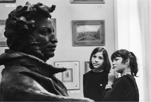 В «Символе» открылась выставка «Хранители знаний»