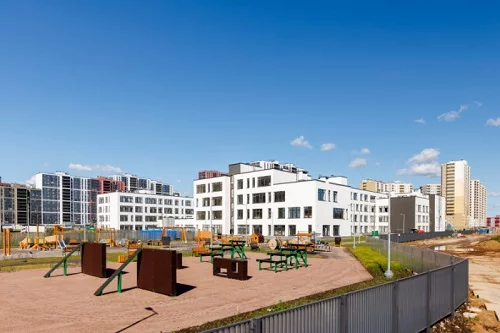 В Буграх появилась школа на 1383 учащихся